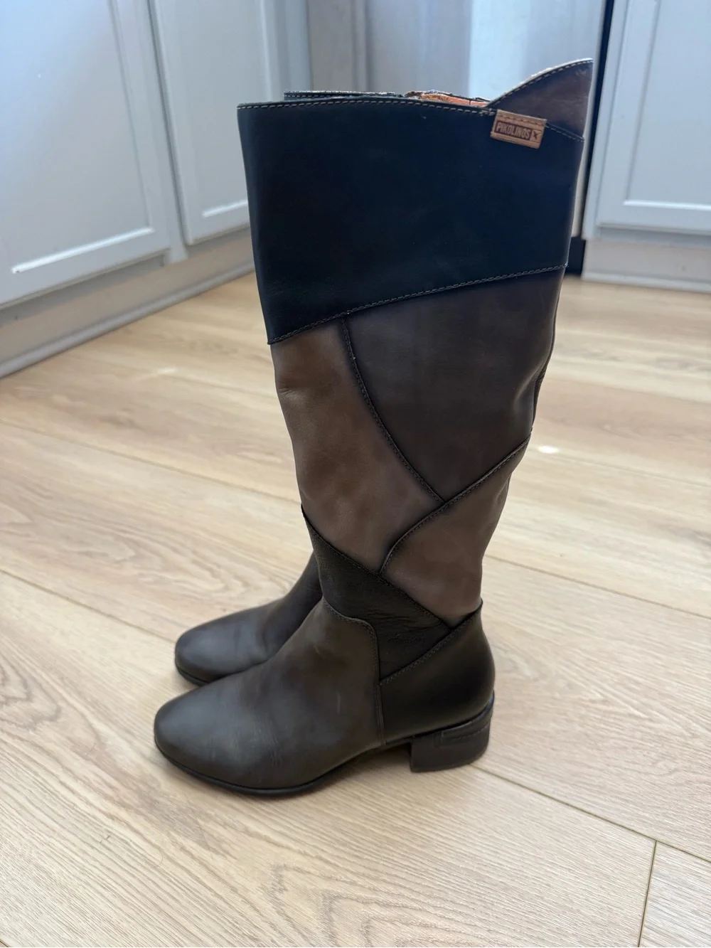 Pikolinos Málaga (model W6W-9841C1), a knee-high women's leather boot size 5